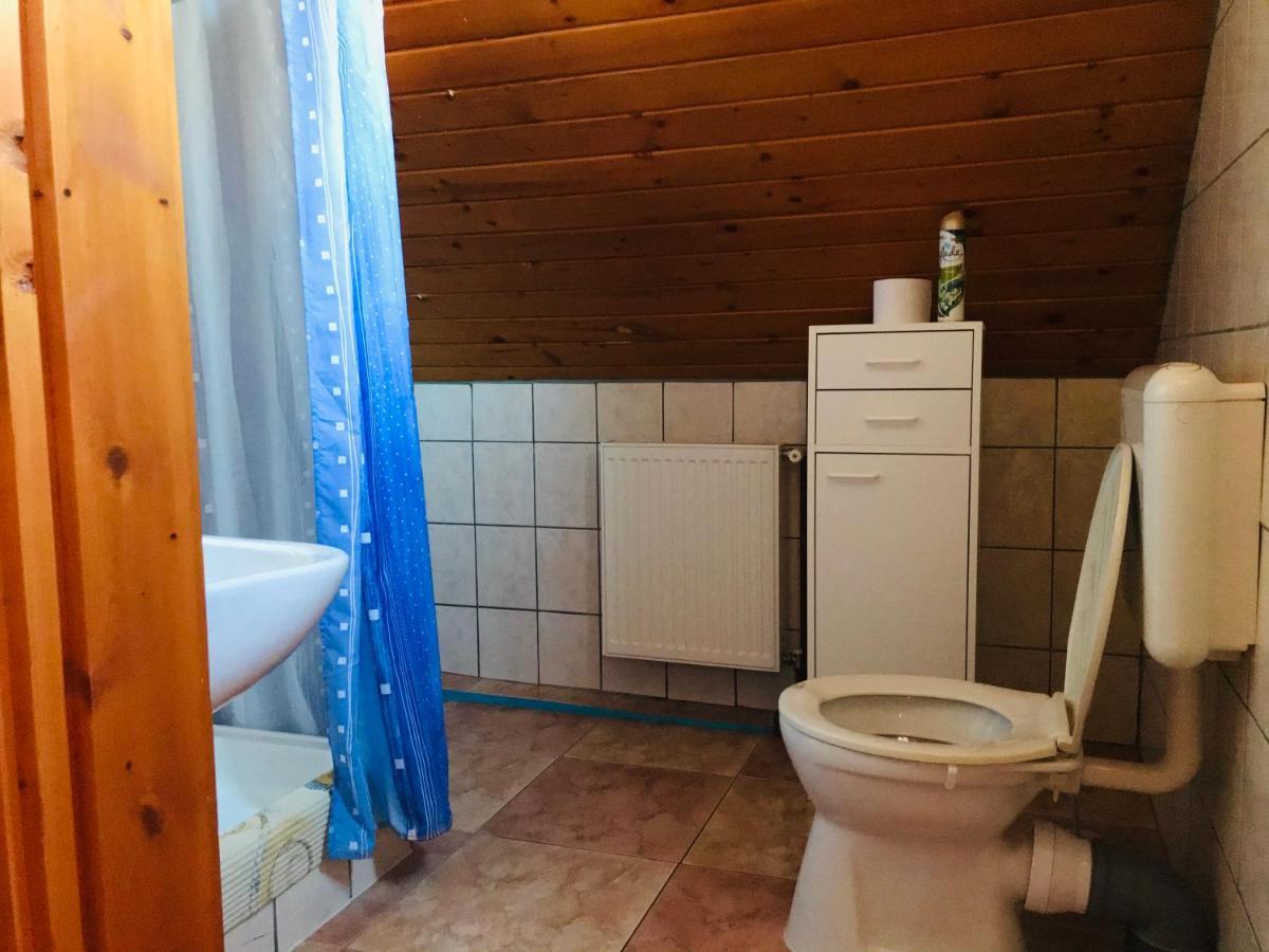 Lellei Pihenohaz Balatonlelle Villa Exterior photo